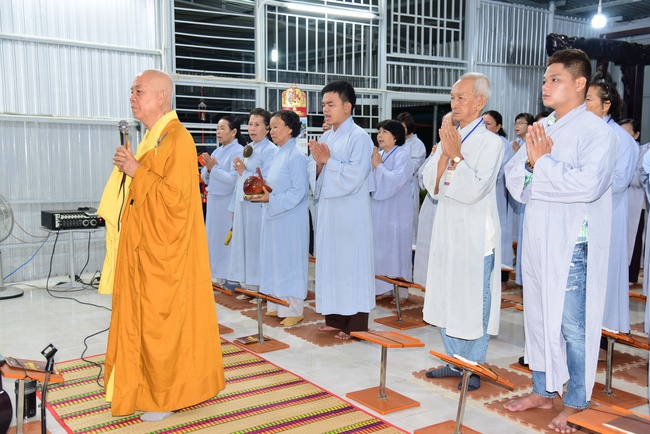 Offering nine branches of Hoang Phap Pagoda