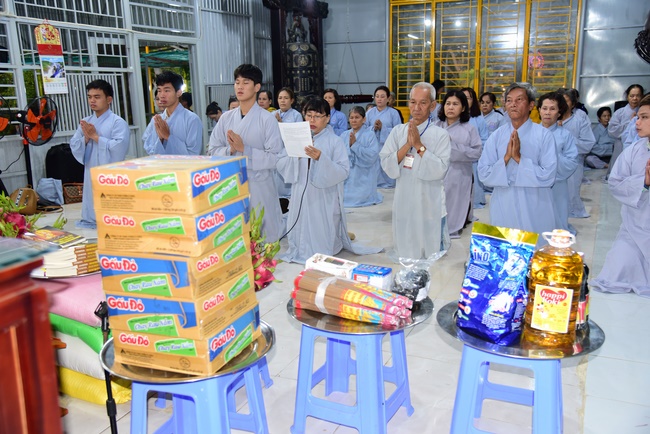 Offering nine branches of Hoang Phap Pagoda