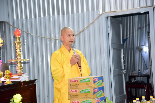 Offering nine branches of Hoang Phap Pagoda