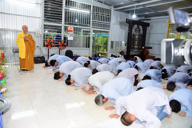 Offering nine branches of Hoang Phap Pagoda