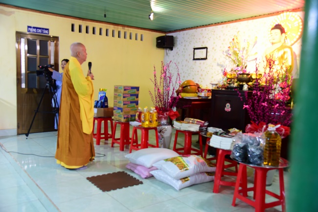 Offering nine branches of Hoang Phap Pagoda