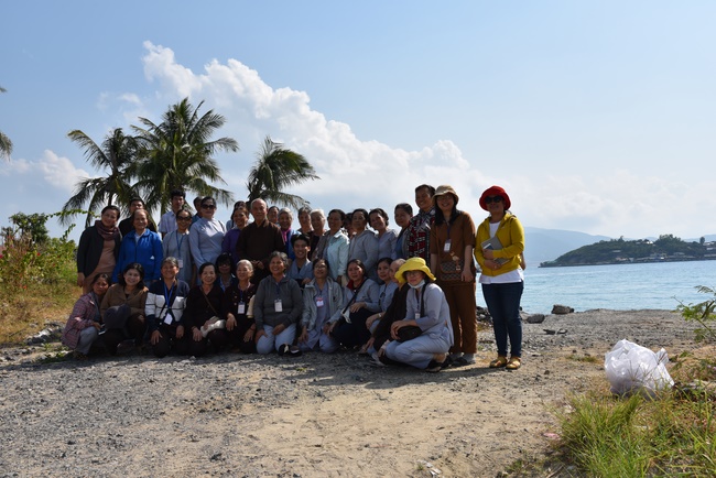 Offering nine branches of Hoang Phap Pagoda