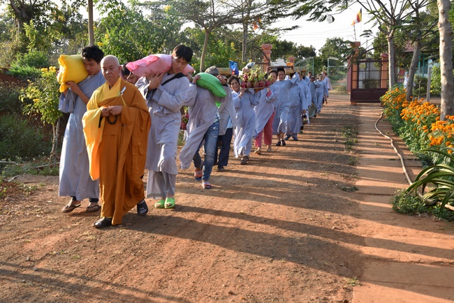 Offering nine branches of Hoang Phap Pagoda