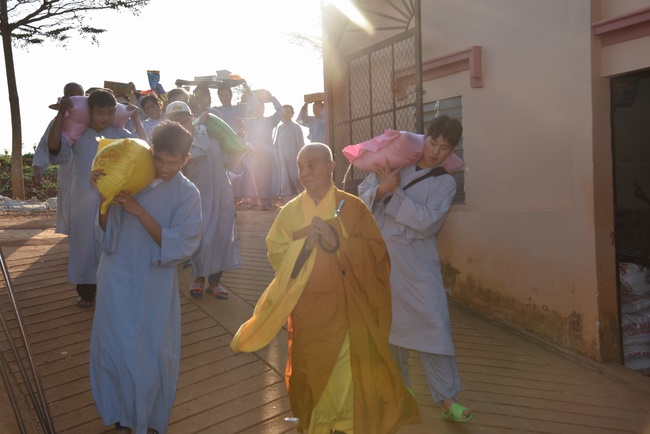 Offering nine branches of Hoang Phap Pagoda