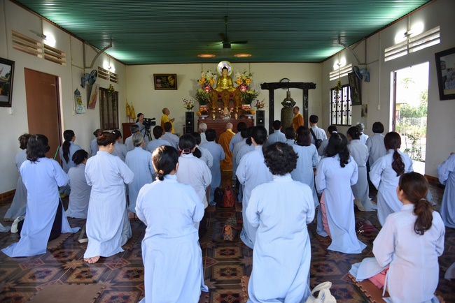 Offering nine branches of Hoang Phap Pagoda