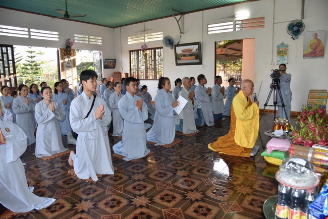 Offering nine branches of Hoang Phap Pagoda