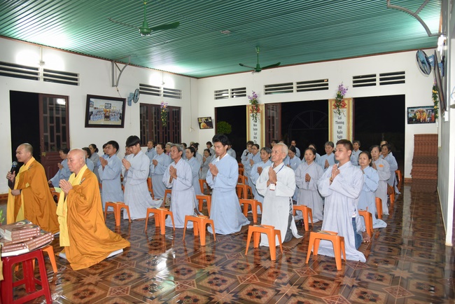Offering nine branches of Hoang Phap Pagoda