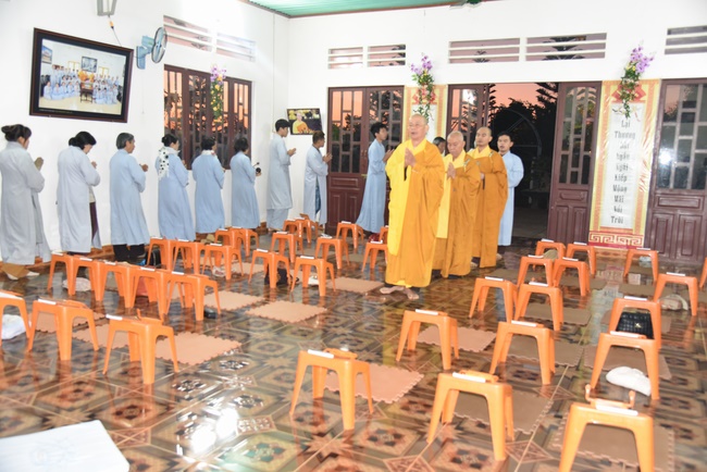 Offering nine branches of Hoang Phap Pagoda