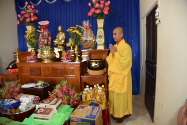 Offering nine branches of Hoang Phap Pagoda