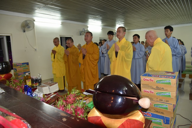 Offering nine branches of Hoang Phap Pagoda
