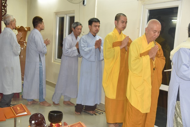 Offering nine branches of Hoang Phap Pagoda