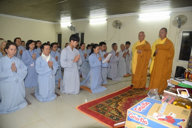 Offering nine branches of Hoang Phap Pagoda