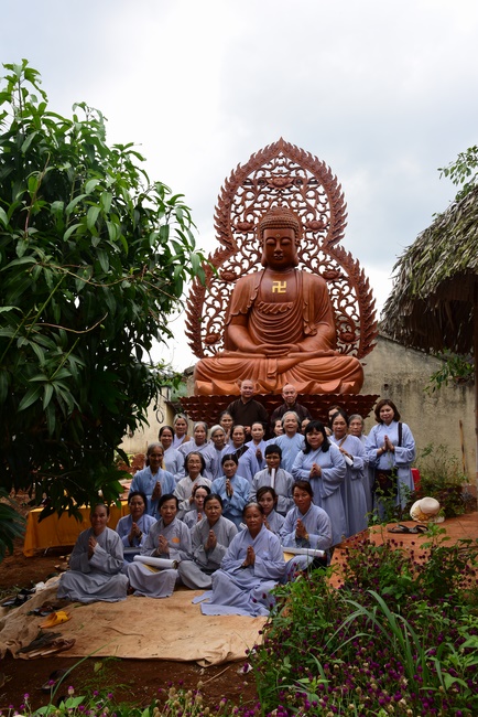 Offering the Buddha statue to Dac Phap Pagoda and releasing creatures.