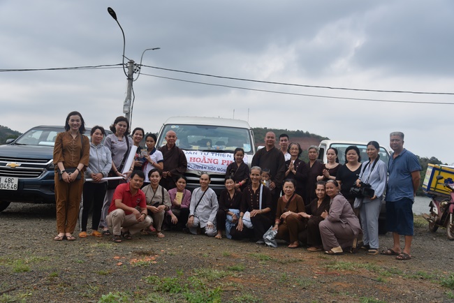 Offering the Buddha statue to Dac Phap Pagoda and releasing creatures.