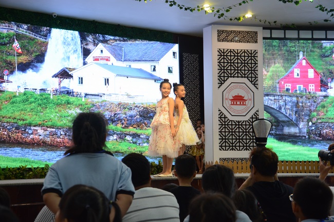 The Kid’s Playground