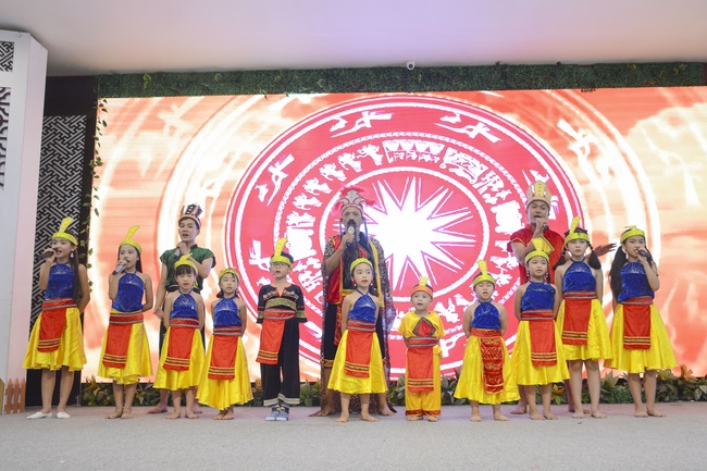 The Kid’s Playground