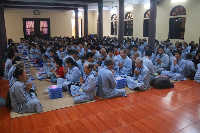 The retreat A comfortable day at Hoa Phuc Pagoda