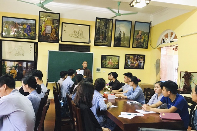 The retreat A comfortable day at Hoa Phuc Pagoda