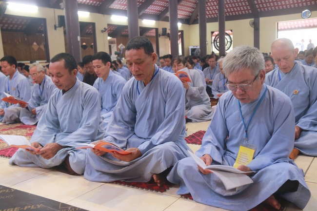 The retreat A comfortable day at Hoa Phuc Pagoda