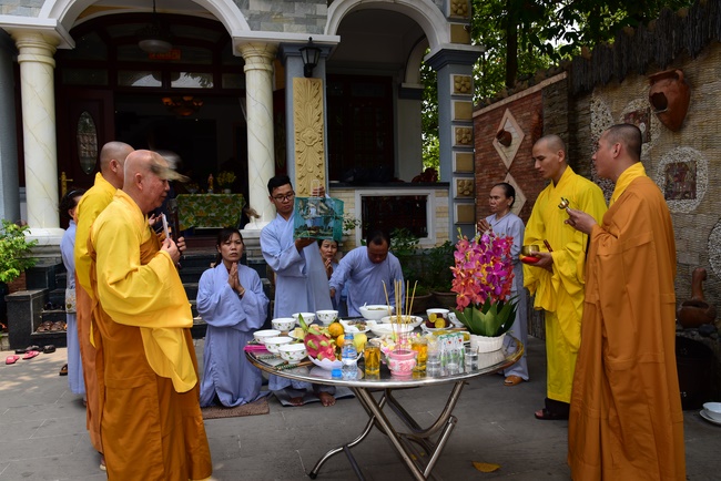 Praying for rebirth in Long An, Binh Duong and freeing creatures in Binh Thanh.