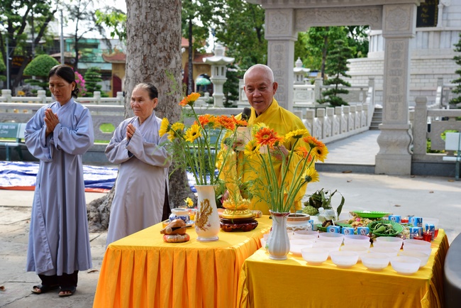 Praying for rebirth in Long An, Binh Duong and freeing creatures in Binh Thanh.