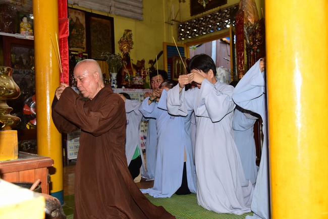 Praying for rebirth in Long An, Binh Duong and freeing creatures in Binh Thanh.