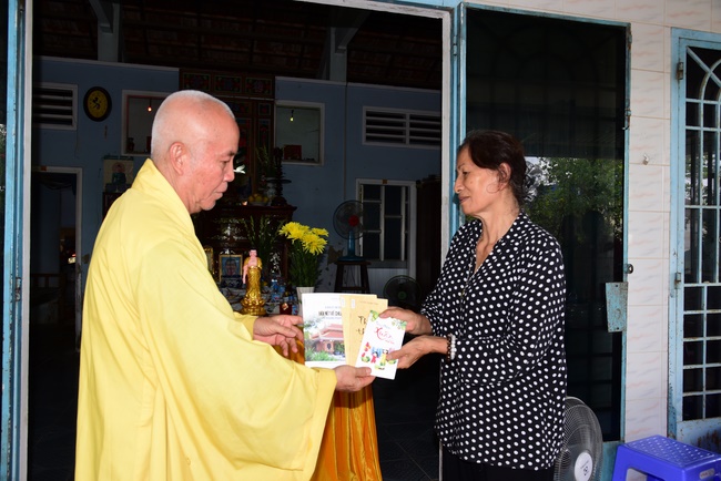 Praying for rebirth in Long An, Binh Duong and freeing creatures in Binh Thanh.