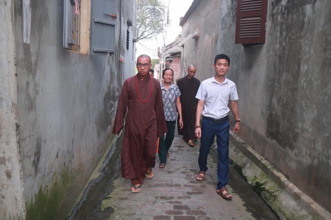 The ceremony groundbreaking to build charity houses in Ngoc Liep commune.