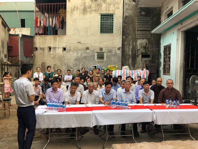 The ceremony groundbreaking to build charity houses in Ngoc Liep commune.