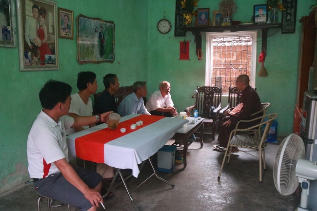 The ceremony groundbreaking to build charity houses in Ngoc Liep commune.