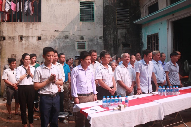 The ceremony groundbreaking to build charity houses in Ngoc Liep commune.