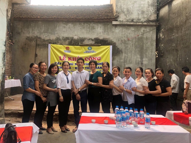 The ceremony groundbreaking to build charity houses in Ngoc Liep commune.
