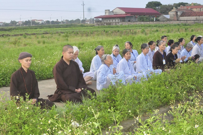 The 7th retreat of “Study of the Buddha's Practice at Dong Cao pagoda in Thanh Hoa.