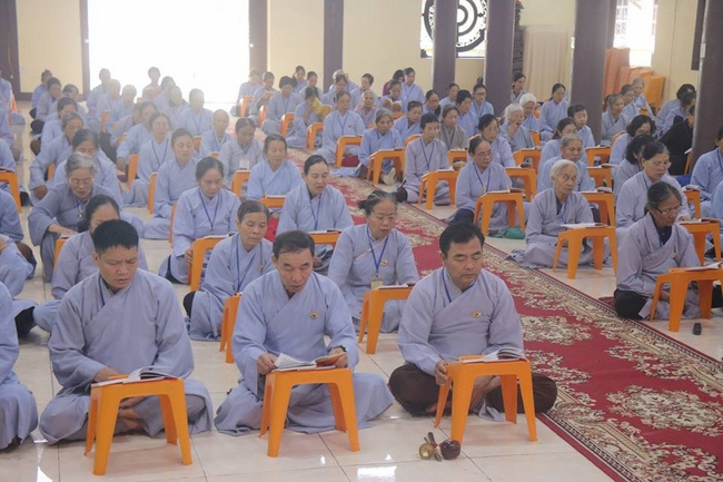 Ha Noi: 150 Buddhists attending the Eight Precept Retreat at Hoa Phuc Pagoda.