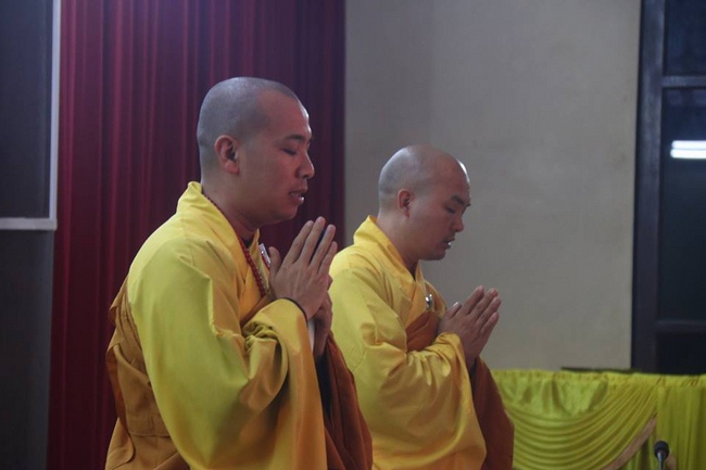 Ha Noi: 150 Buddhists attending the Eight Precept Retreat at Hoa Phuc Pagoda.
