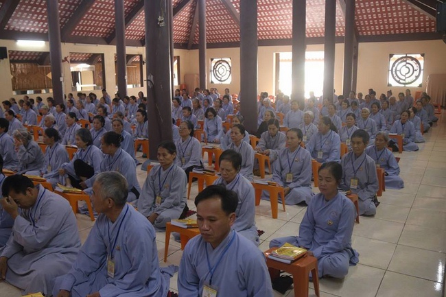 Ha Noi: 150 Buddhists attending the Eight Precept Retreat at Hoa Phuc Pagoda.