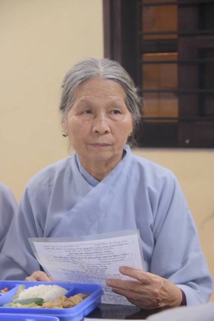 Ha Noi: 150 Buddhists attending the Eight Precept Retreat at Hoa Phuc Pagoda.