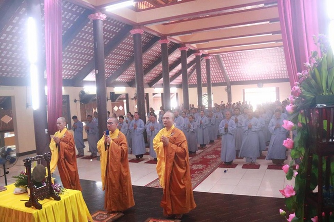 Ha Noi: 150 Buddhists attending the Eight Precept Retreat at Hoa Phuc Pagoda.