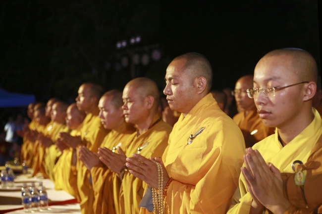 Giai Lam Pagoda organized Vesak