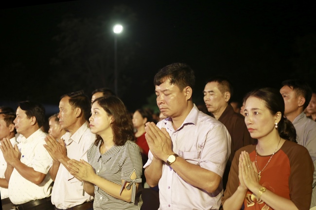 Giai Lam Pagoda organized Vesak