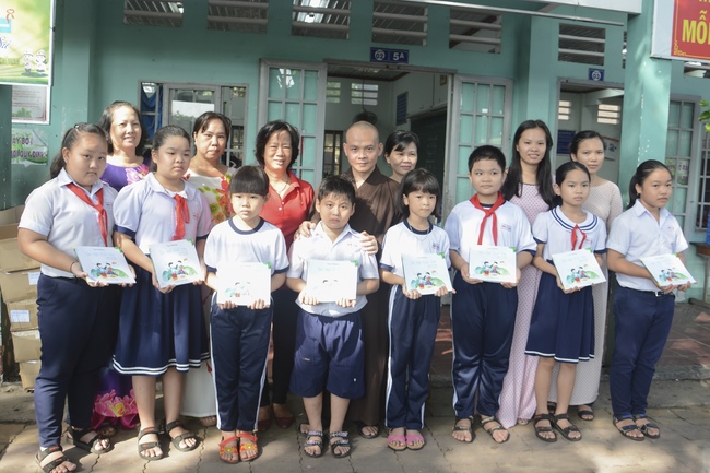 Giving gifts to primary schools
