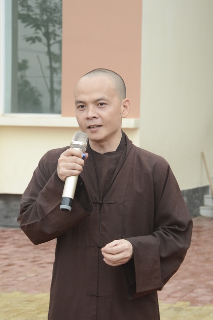 Giving gifts to primary schools