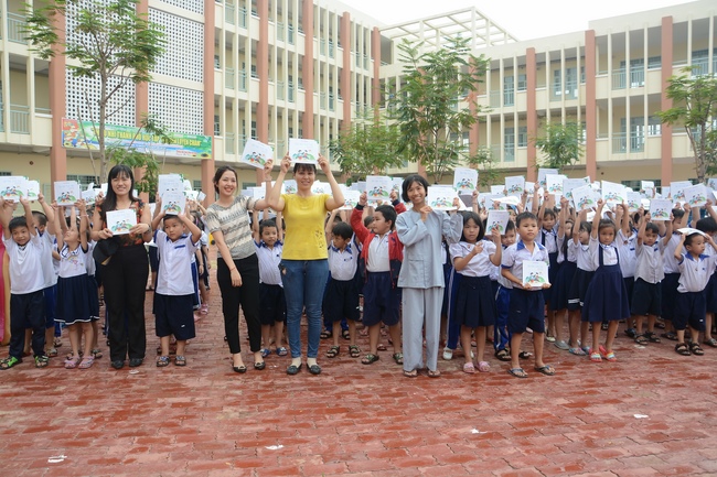 Giving gifts to primary schools