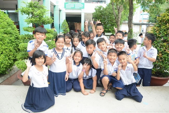 Giving gifts to primary schools