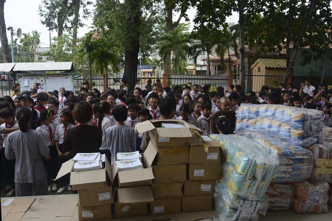 Giving gifts to primary schools