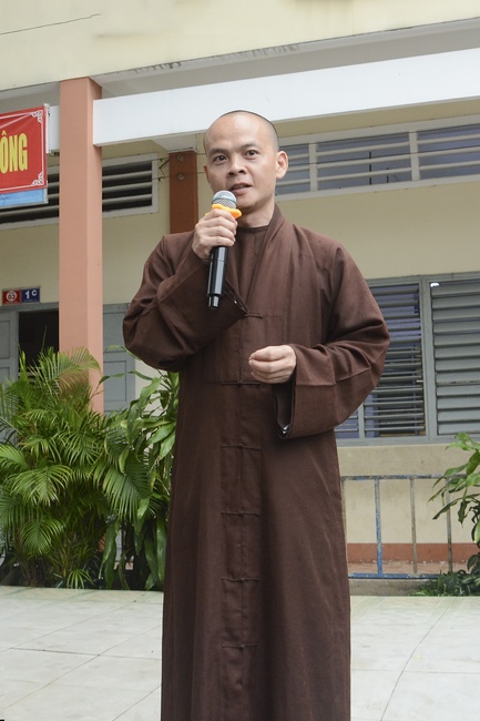 Giving gifts to primary schools