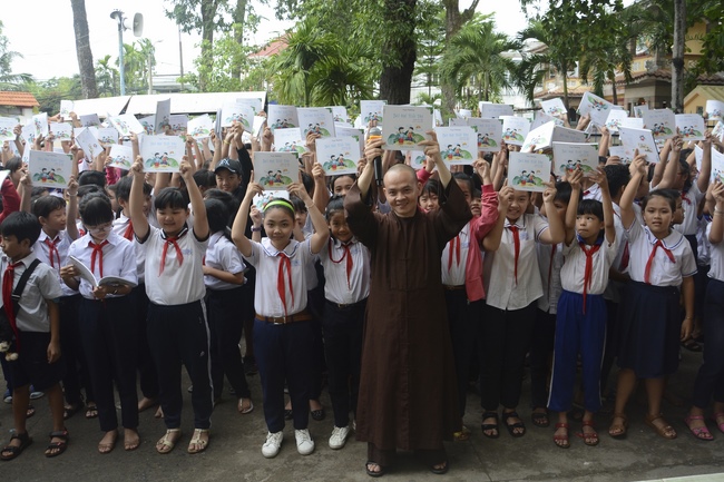 Giving gifts to primary schools