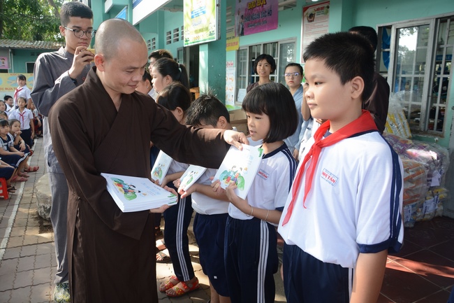 Giving gifts to primary schools