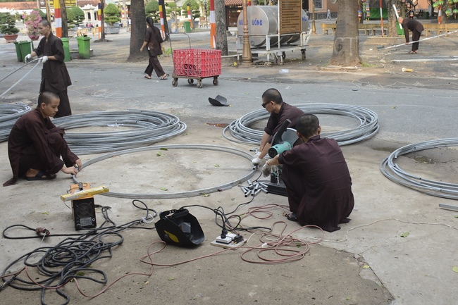 Công tác chuẩn bị trang trí Phật đản Vesak 2019 (phần 1)
