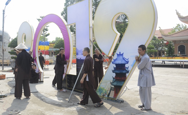 Công tác chuẩn bị trang trí Phật đản Vesak 2019 (phần 1)